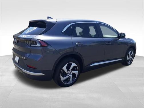 2025 VinFast VF 8 Eco