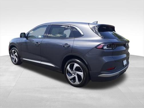 2025 VinFast VF 8 Eco