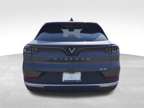 2025 VinFast VF 8 Eco