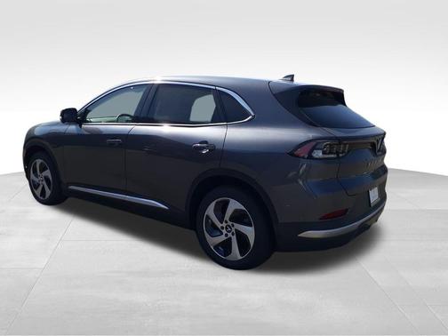 2025 VinFast VF 8 Eco