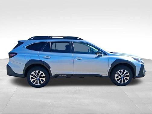 Ice Silver Metallic 2025 Subaru Outback Premium