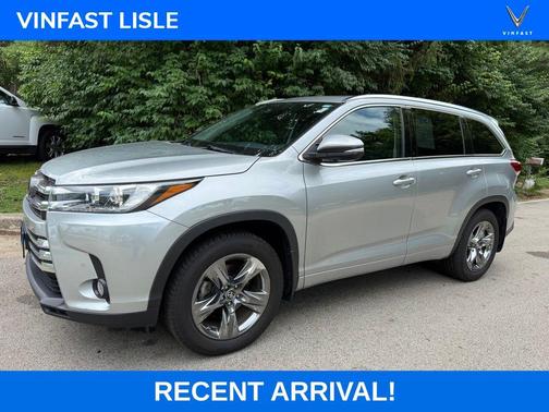 Celestial Silver Metallic 2017 Toyota Highlander Limited Platinum
