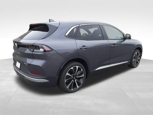 2025 VinFast VF 8 Plus