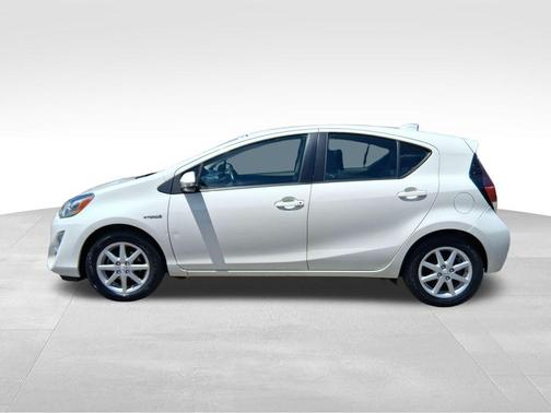 Moonglow 2015 Toyota Prius c Four