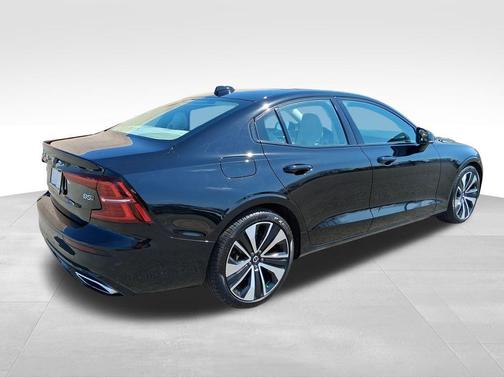 Black Stone 2022 Volvo S60 T5 Momentum