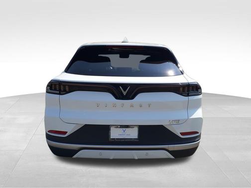 2025 VinFast VF 8 Plus