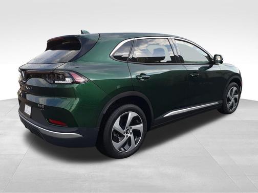 2025 VinFast VF 8 Eco