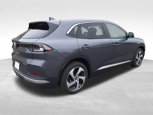 2025 VinFast VF 8 Eco