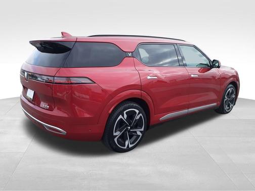 2024 VinFast VF 9 Plus