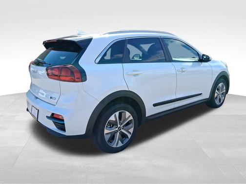 Snow White Pearl 2022 Kia Niro EV EX