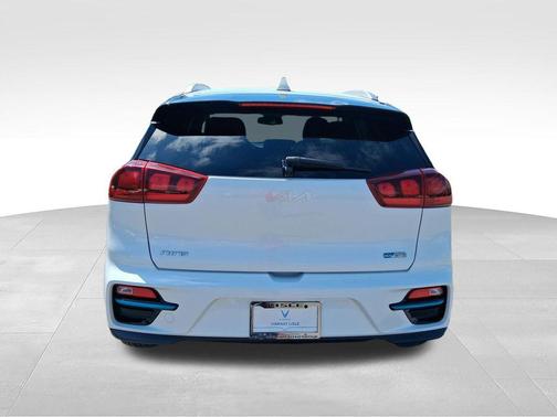 Snow White Pearl 2022 Kia Niro EV EX