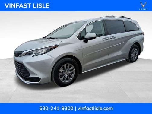 Celestial Silver Metallic 2022 Toyota Sienna LE