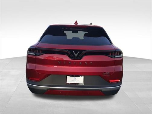 2025 VinFast VF 8 Plus