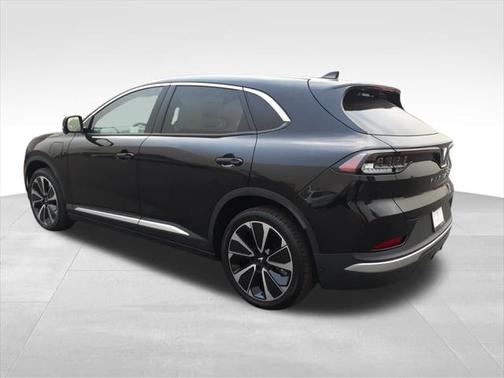 2025 VinFast VF 8 Plus