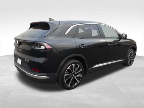2025 VinFast VF 8 Plus