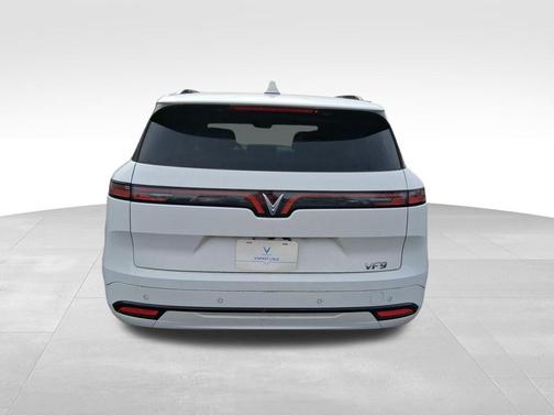 2024 VinFast VF 9 Plus