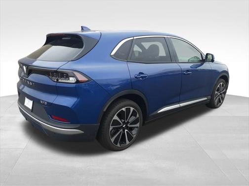 2025 VinFast VF 8 Plus