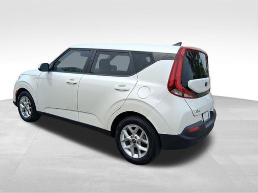 Snow White Pearl 2021 Kia Soul S