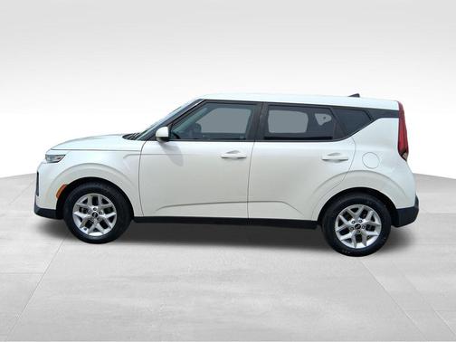 Snow White Pearl 2021 Kia Soul S