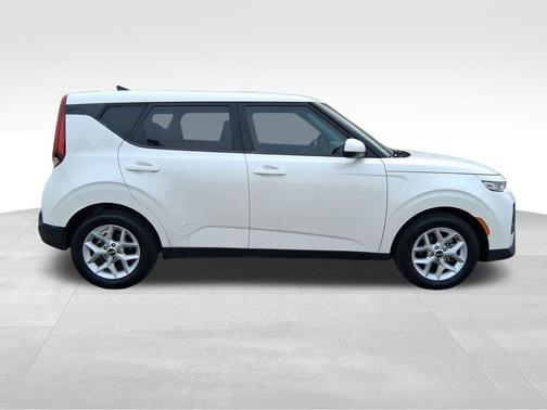 Snow White Pearl 2021 Kia Soul S