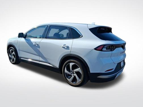 2023 VinFast VF 8 Eco