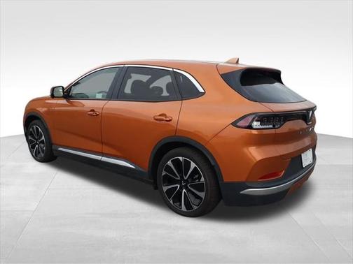 2023 VinFast VF 8 Plus