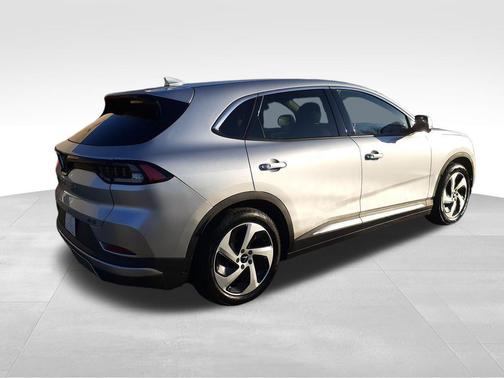 2023 VinFast VF 8 Eco