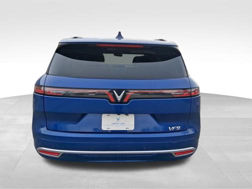 2024 VinFast VF 9 Plus