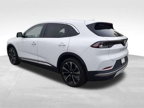 2025 VinFast VF 8 Plus