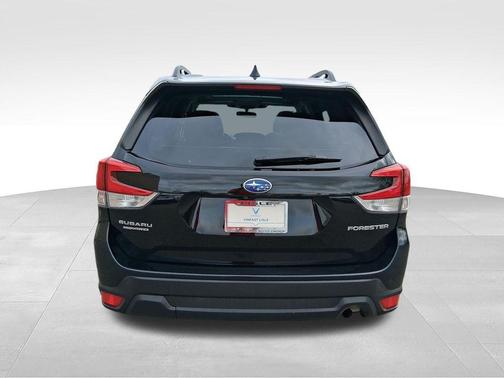 Crystal Black Silica 2023 Subaru Forester Premium