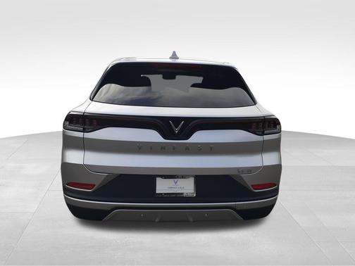 2023 VinFast VF 8 Plus