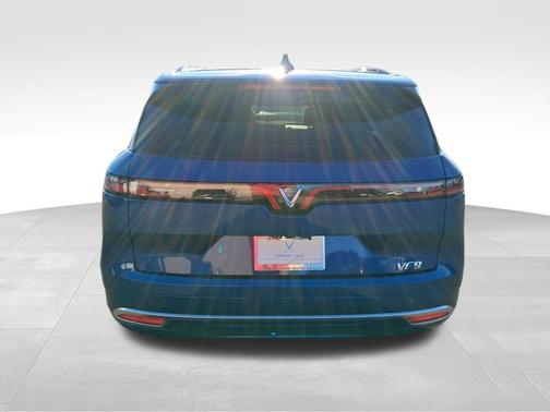 2024 VinFast VF 9 Plus