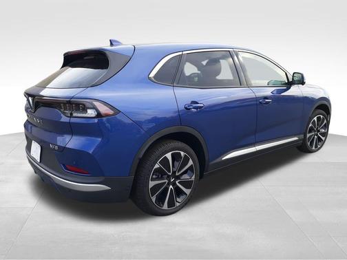 2025 VinFast VF 8 Plus