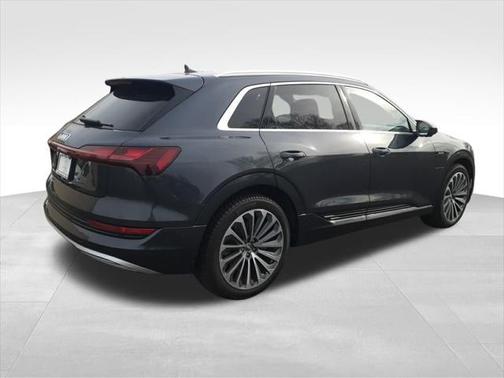 2019 Audi e-tron Premium Plus