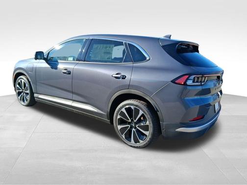 2025 VinFast VF 8 Eco