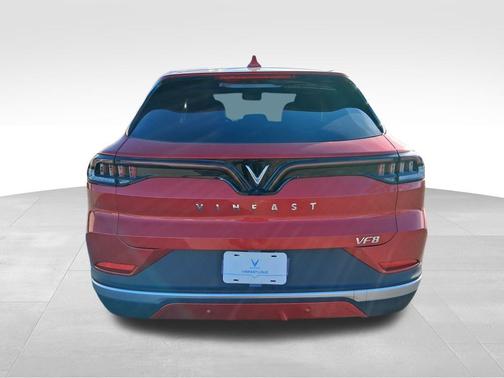 2025 VinFast VF 8 Eco