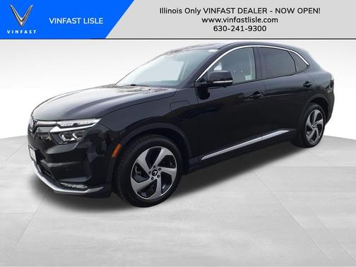 2025 VinFast VF 8 Eco