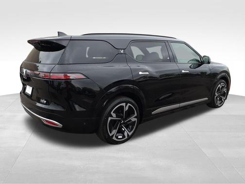 2024 VinFast VF 9 Plus