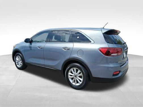 Everlasting Silver 2020 Kia Sorento LX