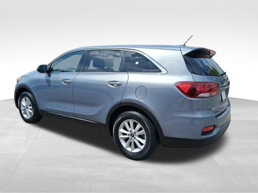 Everlasting Silver 2020 Kia Sorento LX