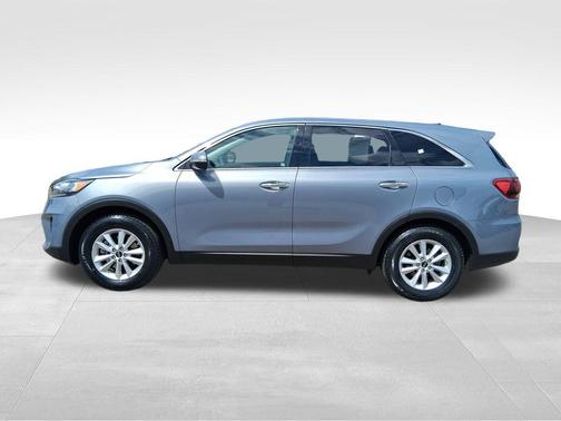 Everlasting Silver 2020 Kia Sorento LX