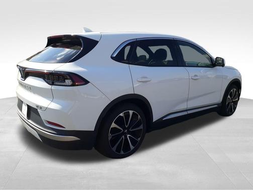 2023 VinFast VF 8 Plus