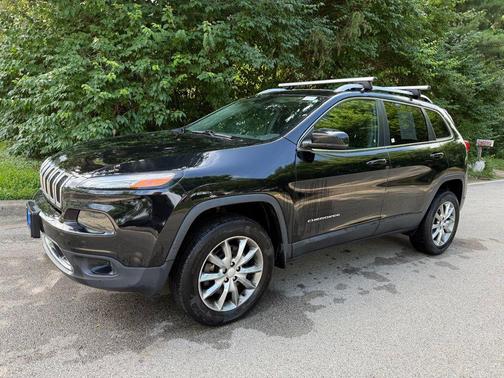 Diamond Black Crystal Pearlcoat 2017 Jeep Cherokee Limited