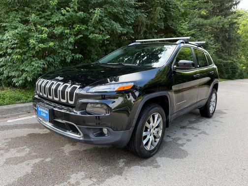 Diamond Black Crystal Pearlcoat 2017 Jeep Cherokee Limited