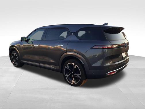 2024 VinFast VF 9 Plus