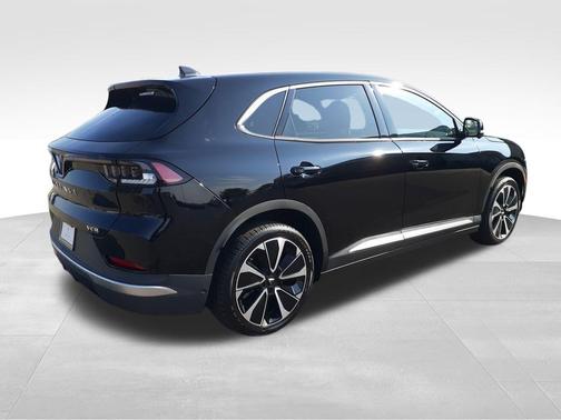 2025 VinFast VF 8 Plus