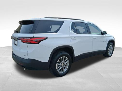 Summit White 2023 Chevrolet Traverse LT Leather