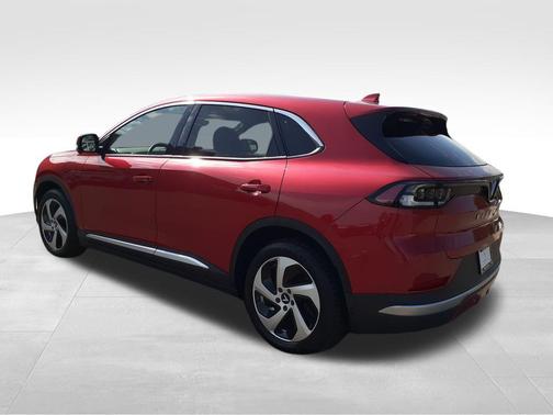 2025 VinFast VF 8 Eco