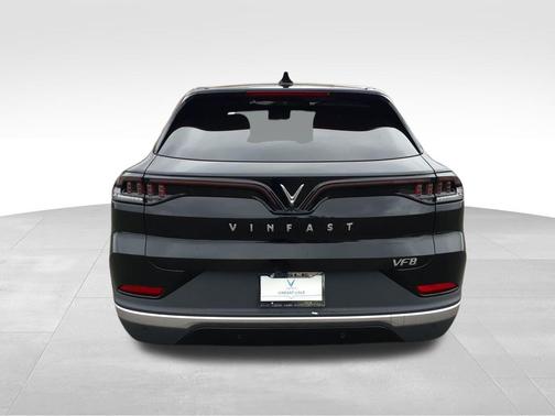 2025 VinFast VF 8 Plus