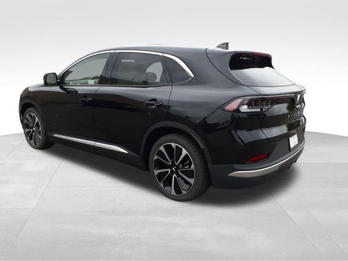 2025 VinFast VF 8 Plus